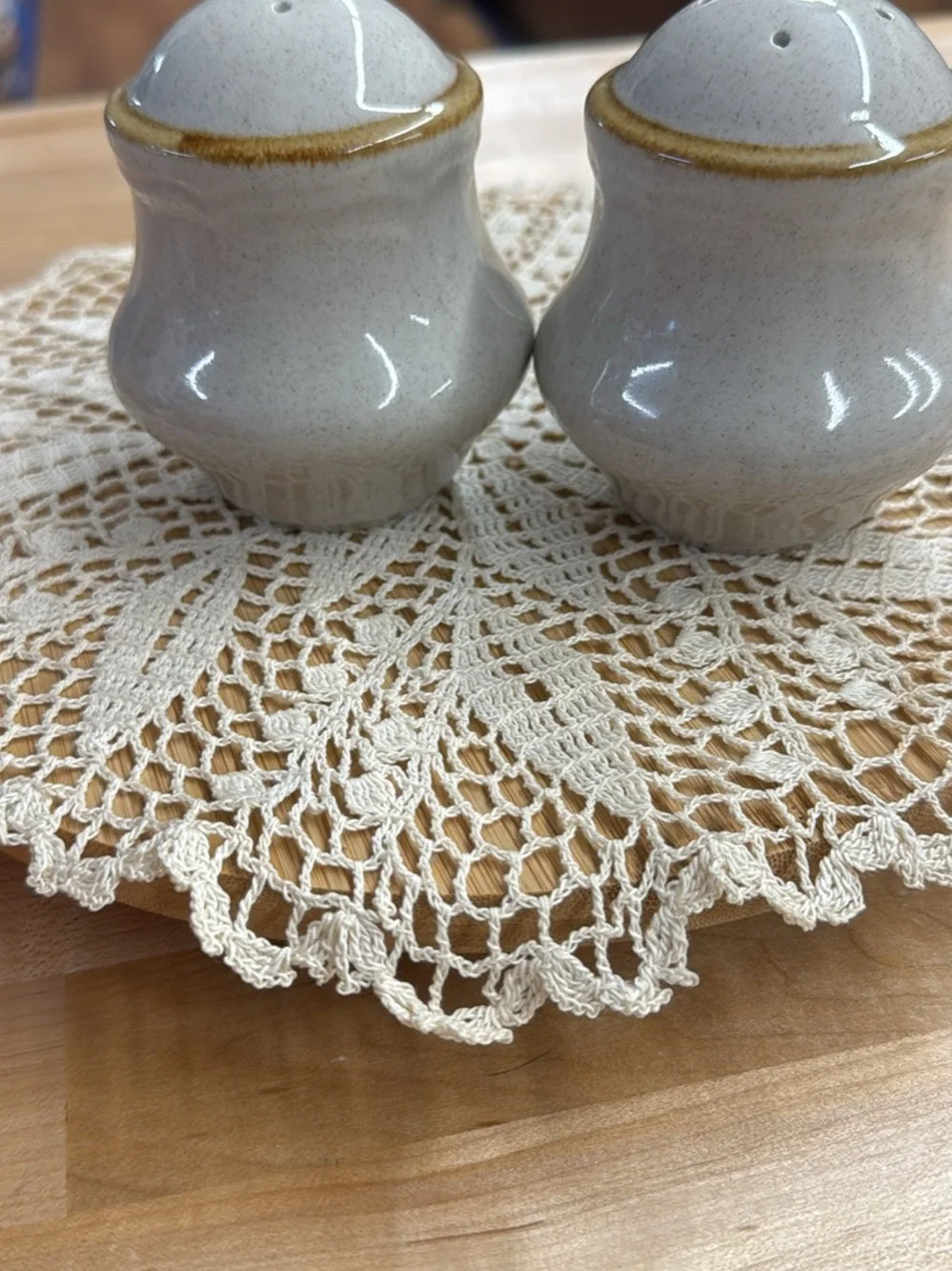 Vintage NIB “The Classics” Hand Painted Stoneware Salt & Pepper Set By Hearthsid